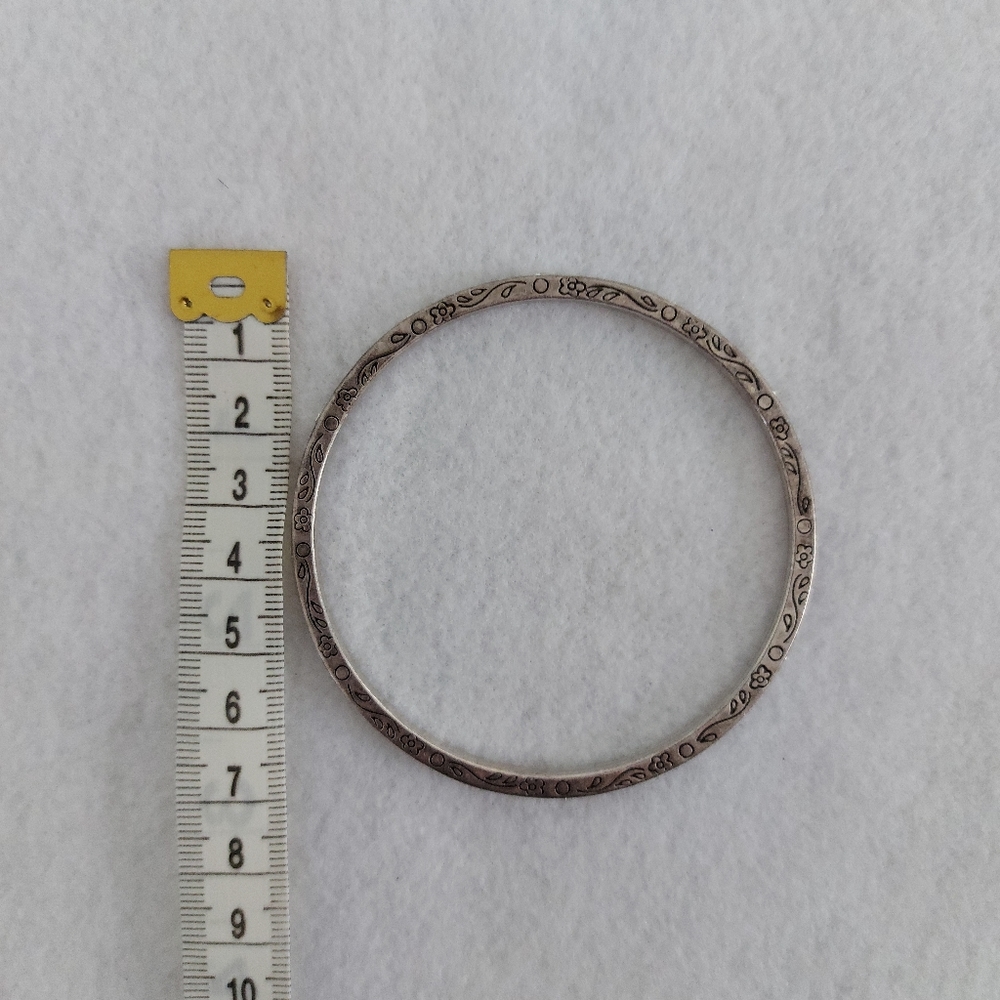 Unique bangle bracelet - Picture 4 of 4